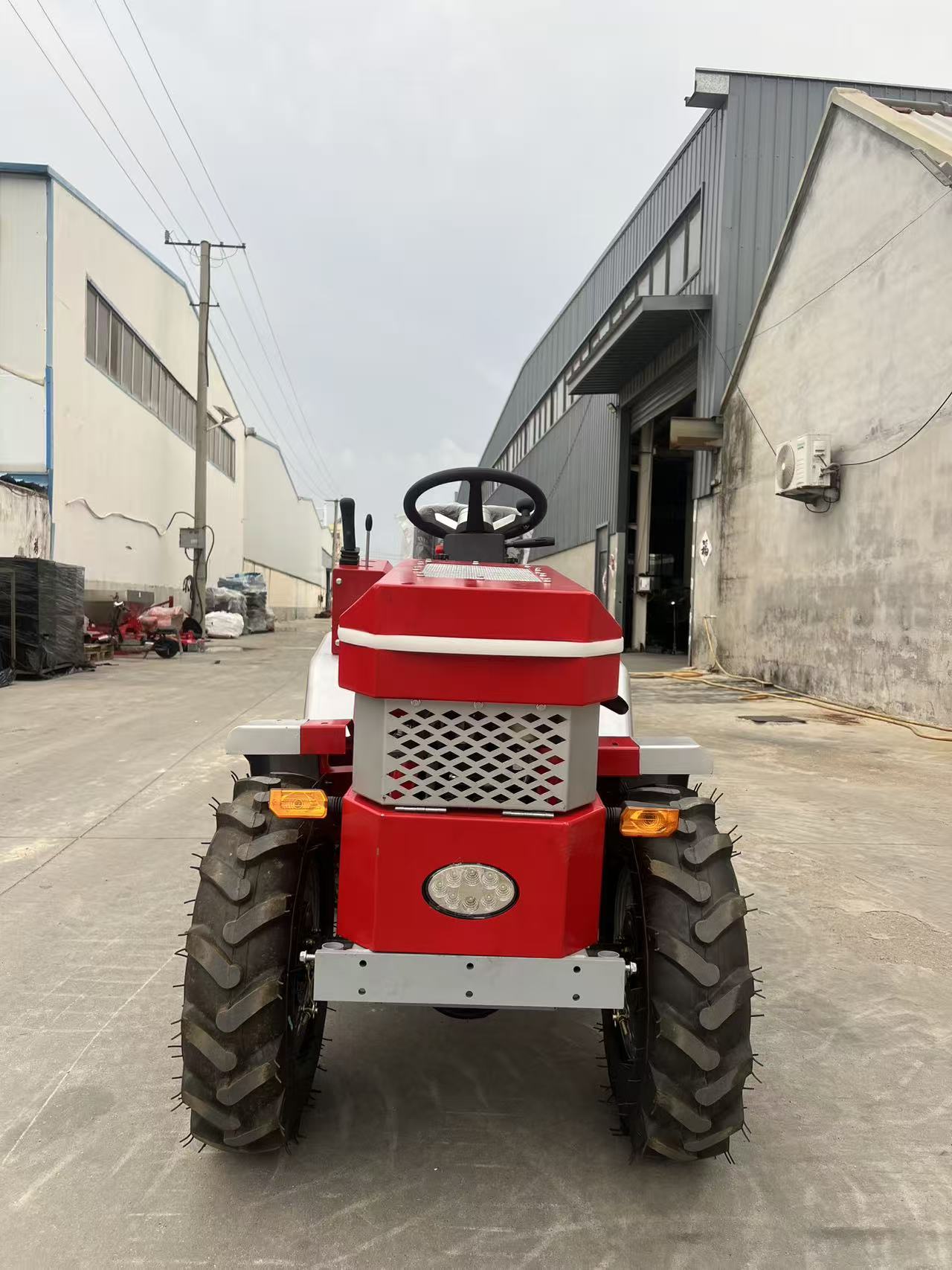 Farming Year - Heißer Verkauf: Robuster Radtraktor, neues Modell,